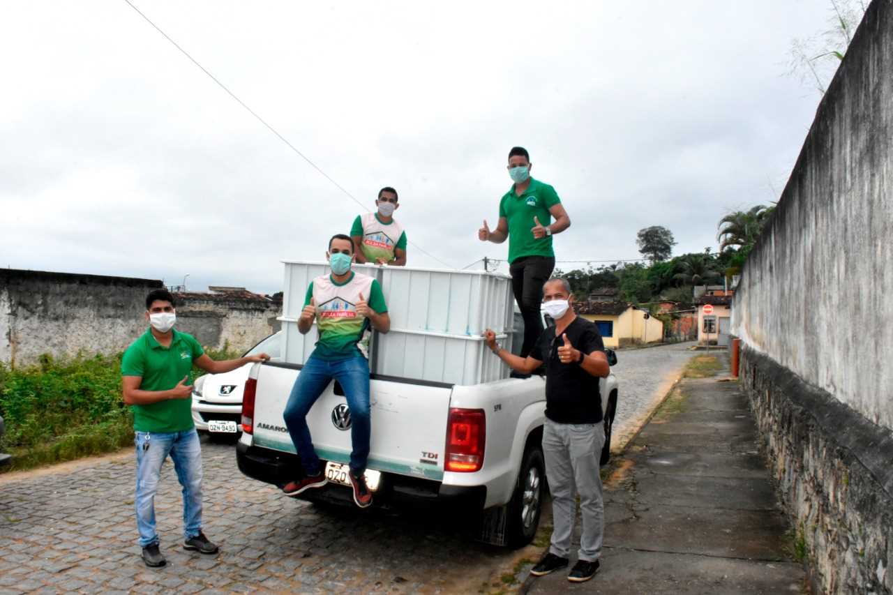 Camacã: Secretaria de Assistência Social faz entrega de pães e máscaras no Bairro Joana Angélica